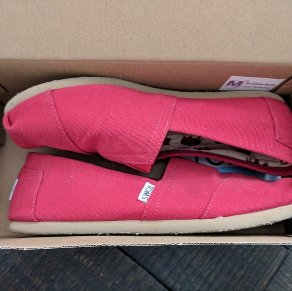 Shoe's - Picture 3 of 4